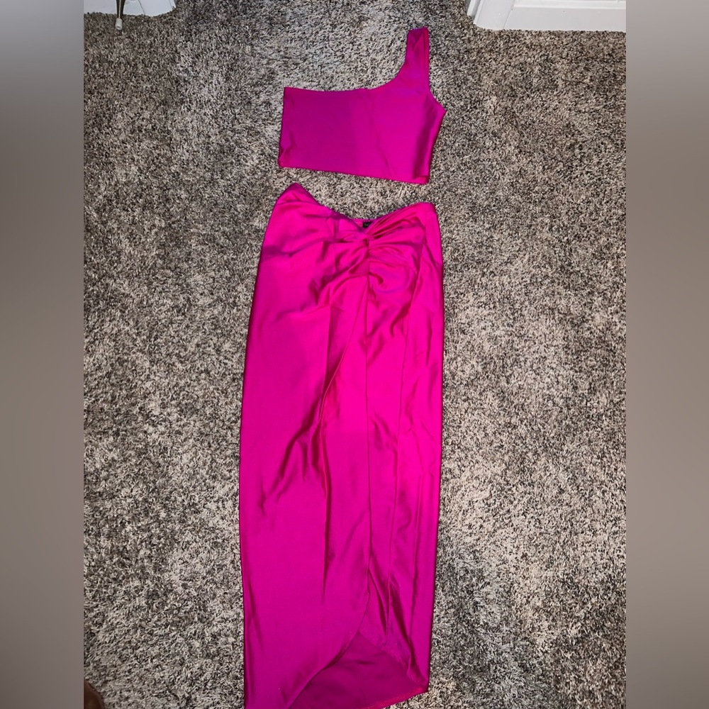 Two piece fuchsia set